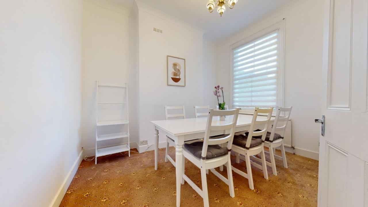 Cheerful 4 Bedroom Victorian House With Back Courtyard Londen Buitenkant foto