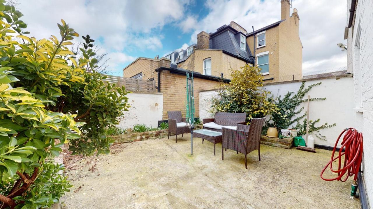 Cheerful 4 Bedroom Victorian House With Back Courtyard Londen Buitenkant foto